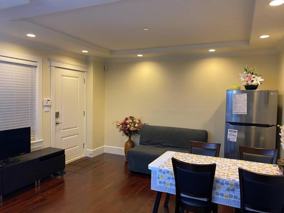 Spacious Modern New Suite Vancouver Esterno foto